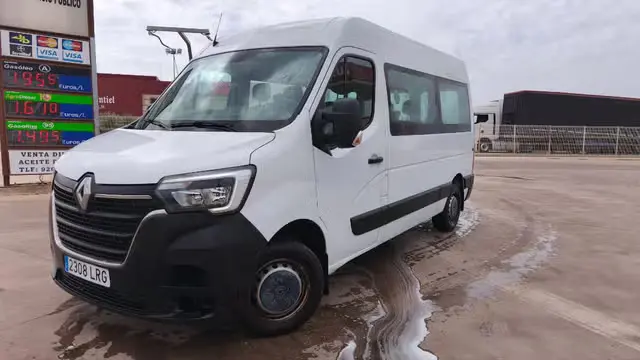 Furgoneta 9 Plazas — Tipo Mercedes Vito